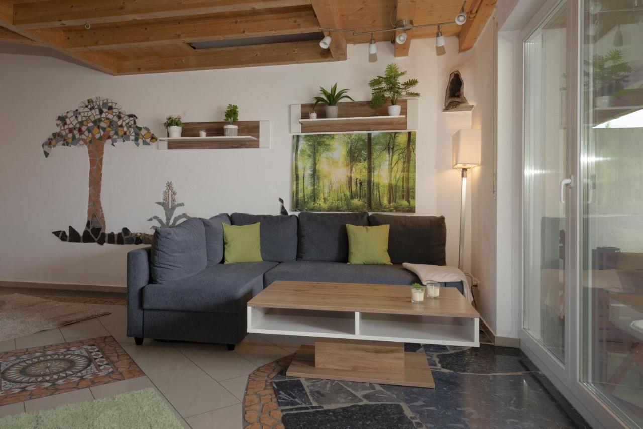Feworld Living - Near Salzburg City ไฟรลาสซิง ภายนอก รูปภาพ