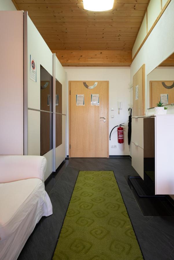 Feworld Living - Near Salzburg City ไฟรลาสซิง ภายนอก รูปภาพ