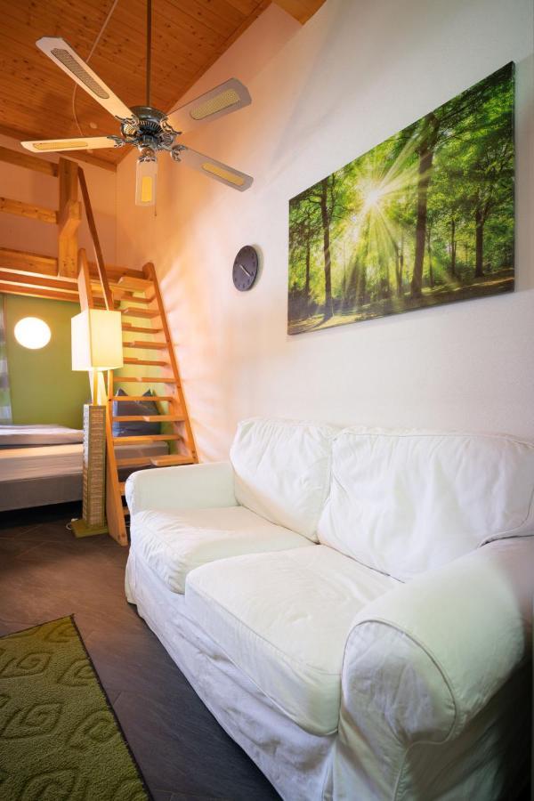 Feworld Living - Near Salzburg City ไฟรลาสซิง ภายนอก รูปภาพ