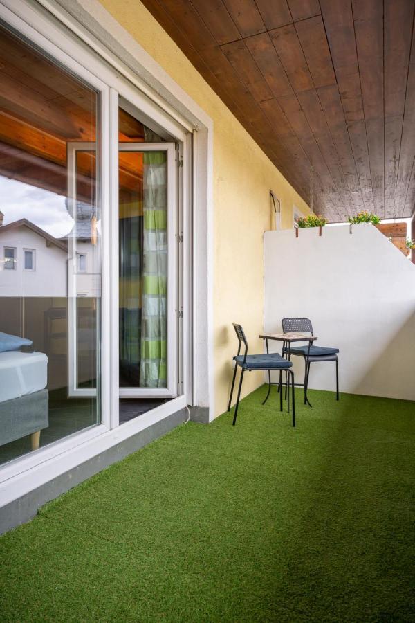 Feworld Living - Near Salzburg City ไฟรลาสซิง ภายนอก รูปภาพ